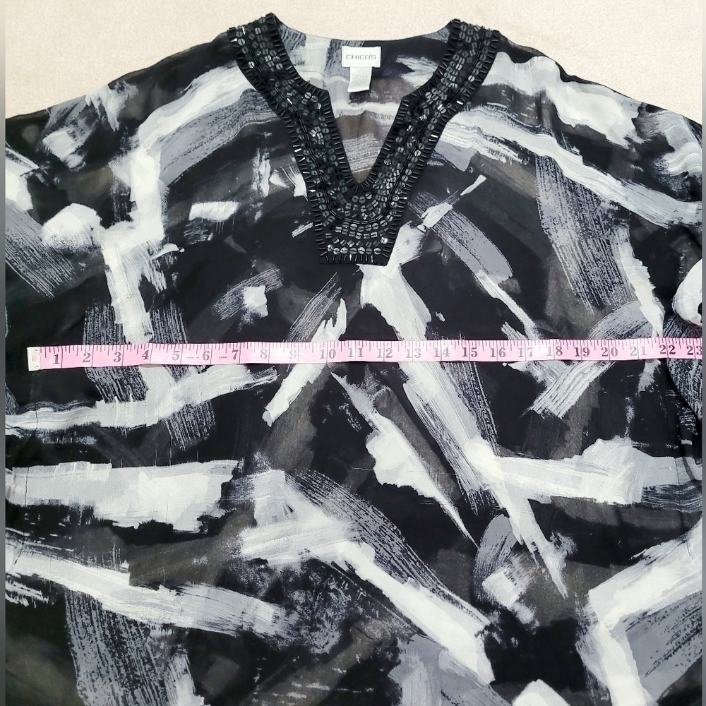 Chico’s 100% Silk Black White Abstract Beaded Neckline Tunic Top Size Medium - Picture 9 of 12